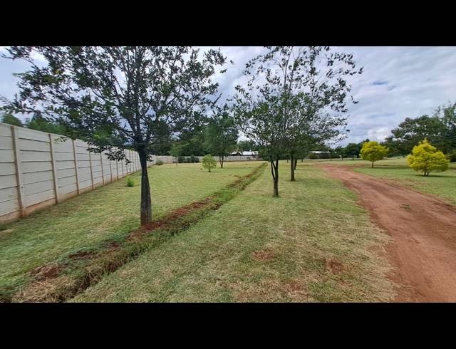 2HA SMALLHOLDING FOR SALE IN VAN DER MERWES KROON